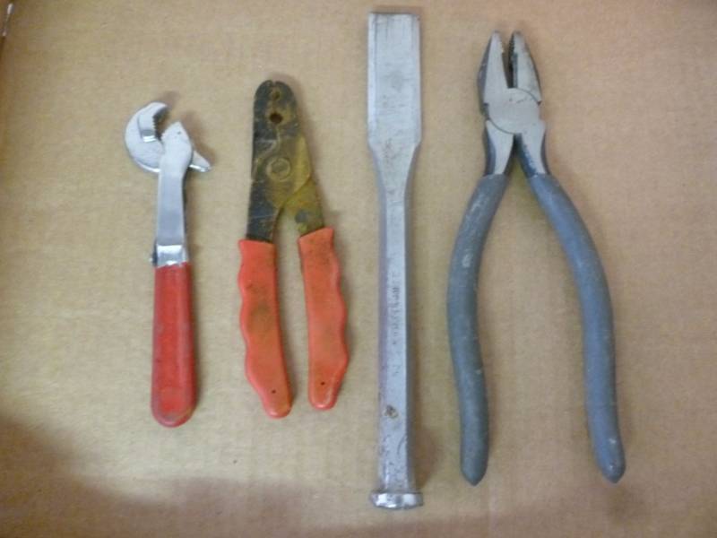 lot 227 image: Tools