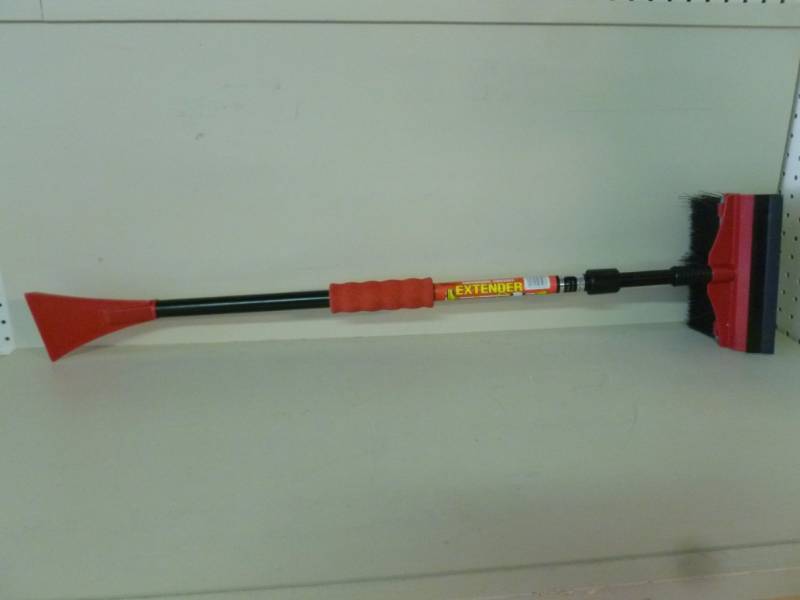 lot 245 image: Extender Snowbroom