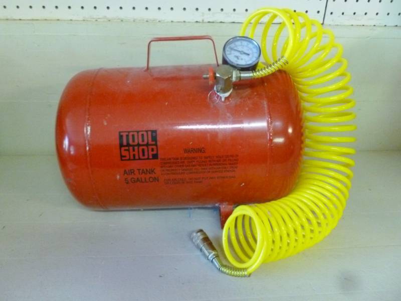 lot 252 image: Portable Air Tank