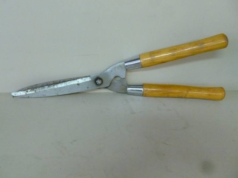 lot 266 image: Trimming Shears