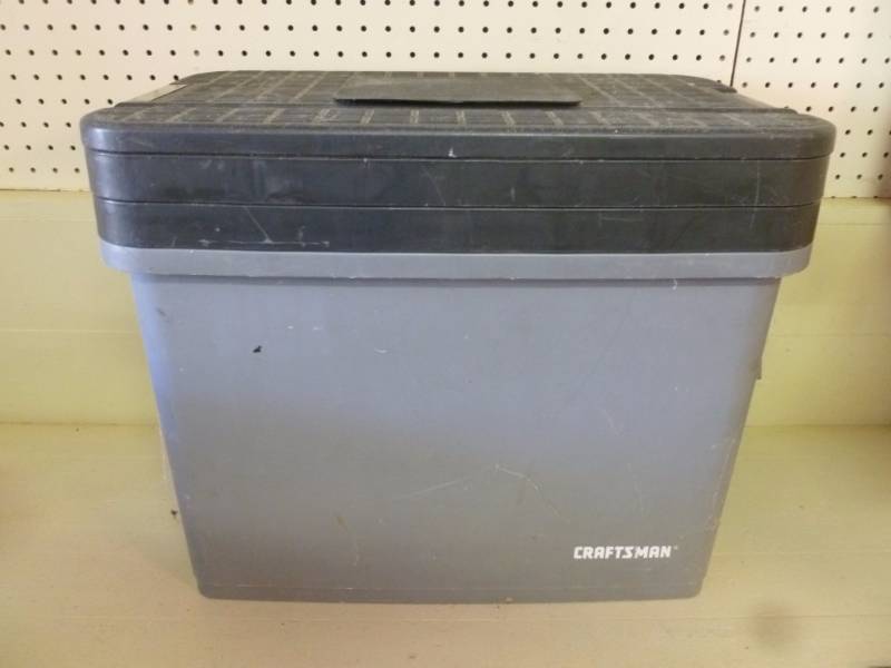 lot 267 image: Craftsman Toolbox