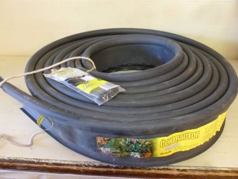 lot 276 image: Lawn Edging