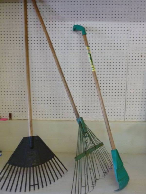 lot 288 image: Lawn And Garden Items