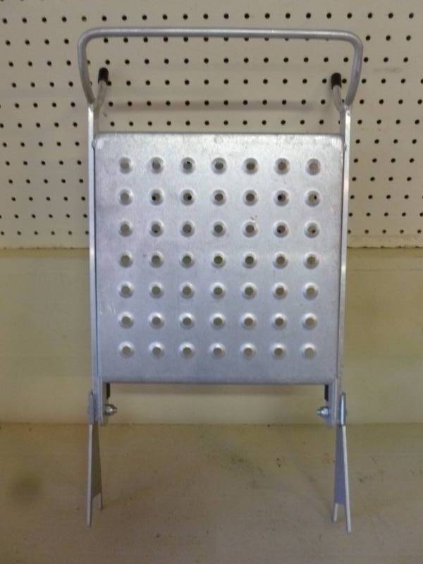lot 291 image: Little Giant Platform