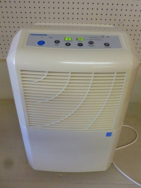 lot 301 image: Dehumidifier