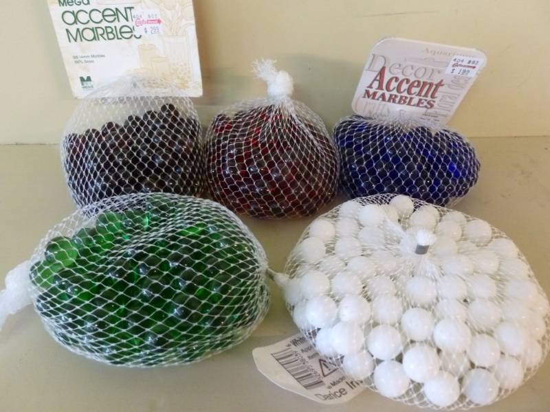 lot 311 image: Decorative Marbles