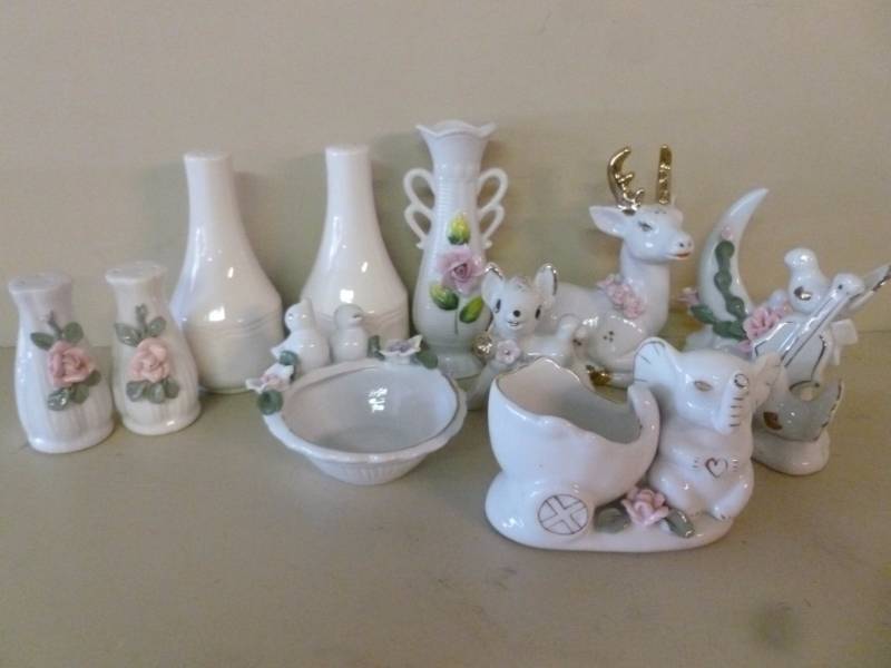 lot 317 image: Decorative