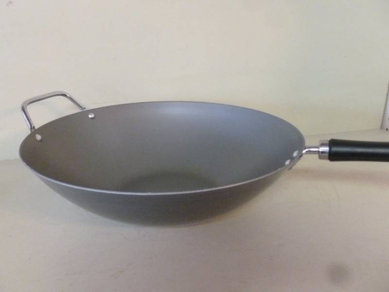 lot 327 image: Wok Pan