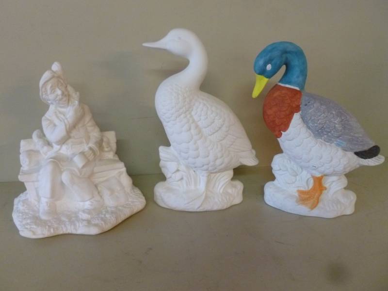 lot 333 image: Ceramic Decorations