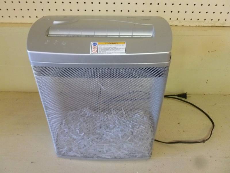 lot 359 image: Paper Shredder