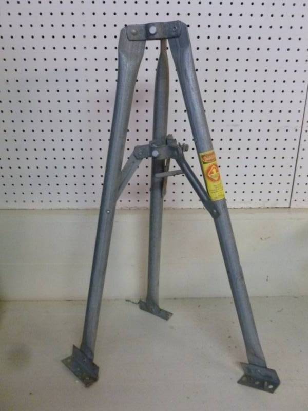 lot 360 image: Antenna Tri-Pod
