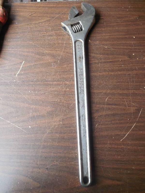 lot 9 image: 24 CRESCENT WRENCH