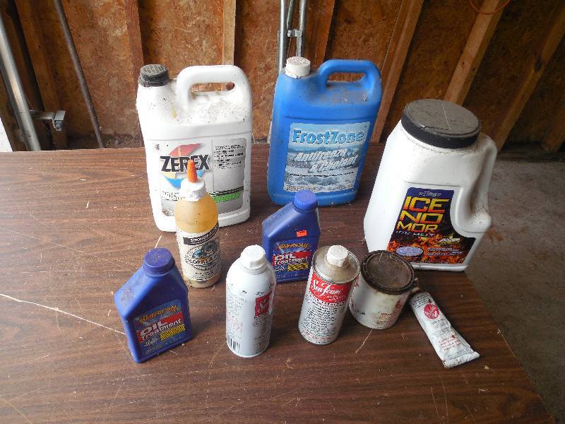 lot 19 image: COOLANT  OIL LOT