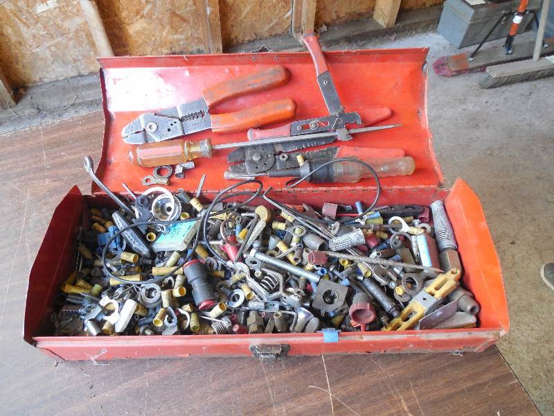 lot 29 image: TOOL BOX AND ELECTRICAL SUPPLIES