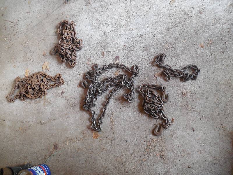 lot 32 image: LOG CHAIN LOT OF 5