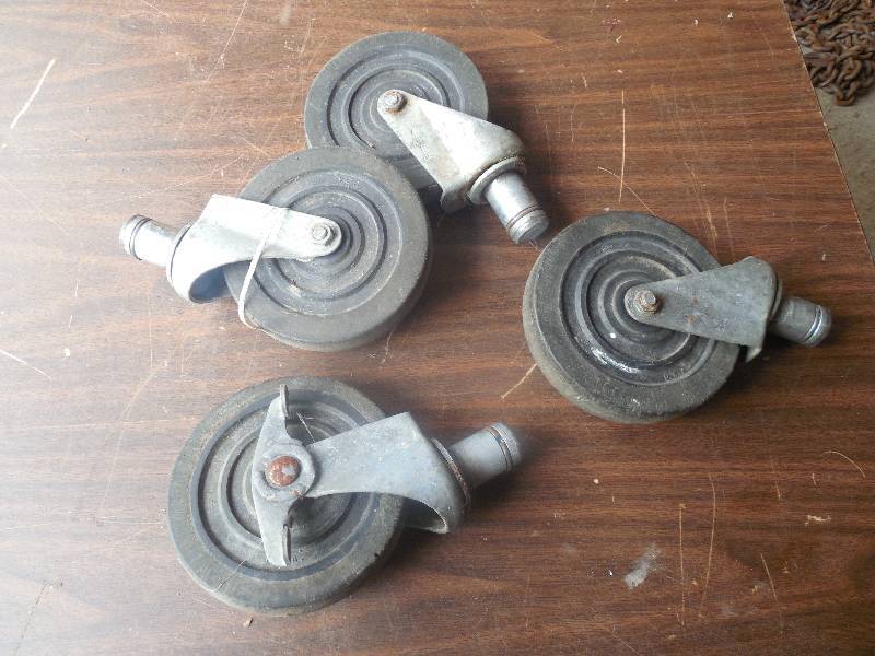 lot 40 image: 4 4 CASTER WHEELS