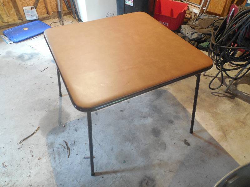 lot 43 image: CARD TABLE