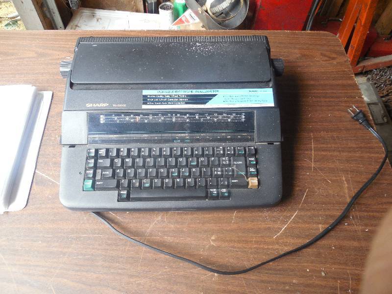 lot 44 image: SHARP ELECTRIC TYPE WRITER