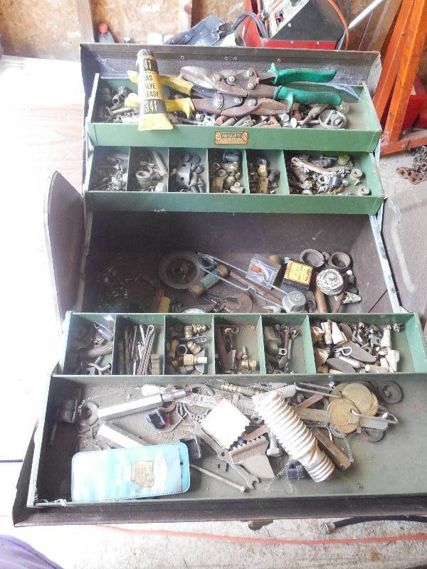 lot 48 image: TOOL BOX & HARDWARE FITTINGS