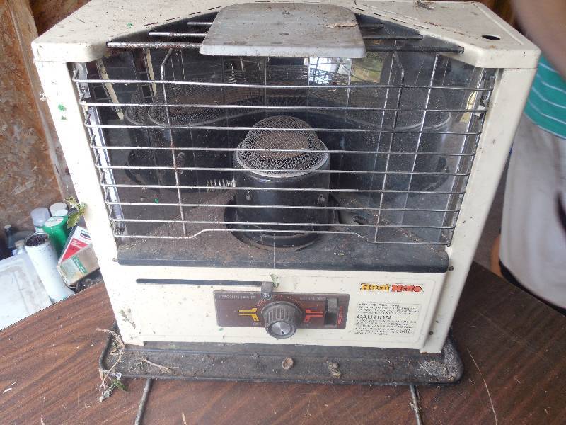 lot 49 image: OLD STYLE KEROSENE HEATER