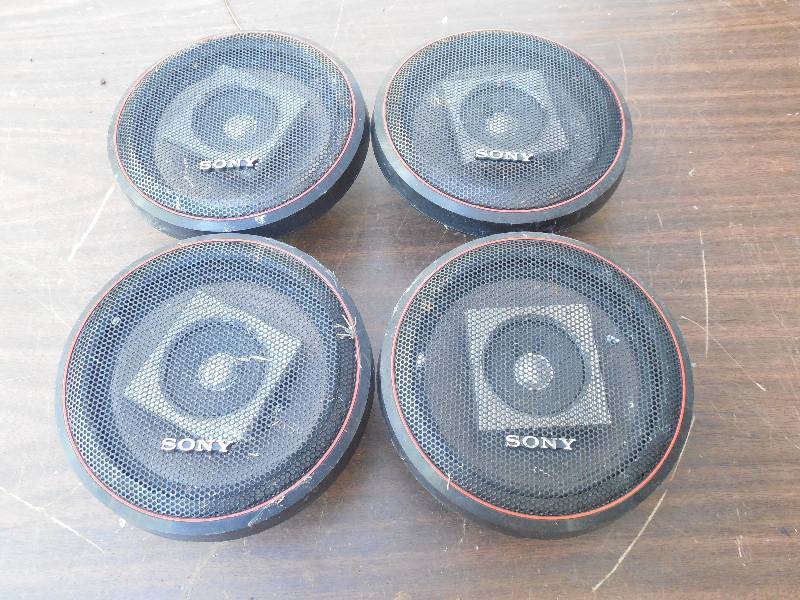 lot 57 image: (4) SONY SPEAKER LOT