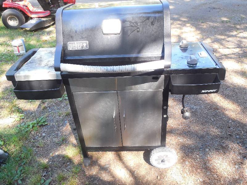 lot 59 image: WEBBER GAS GRILL