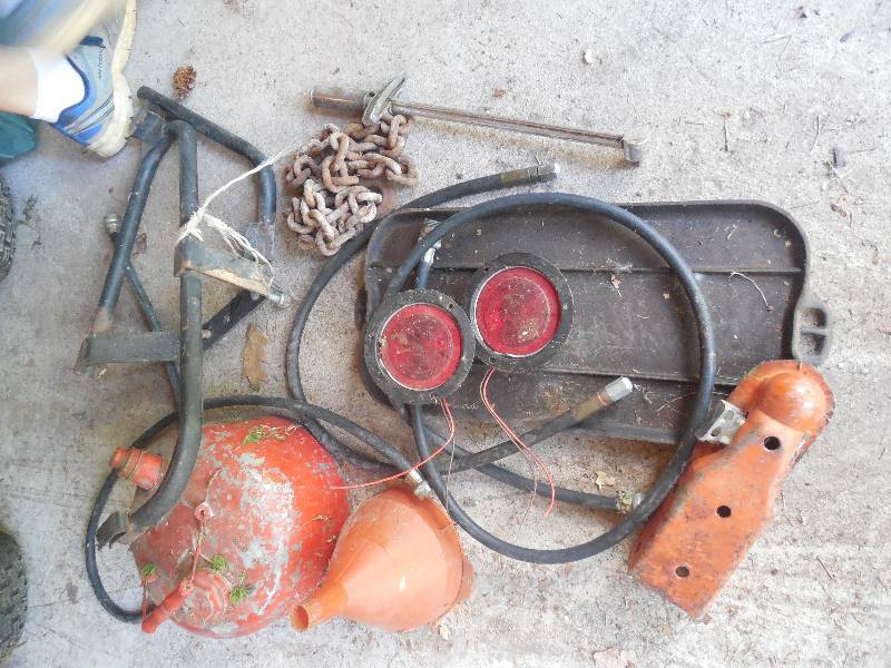 lot 61 image: MISC LOT