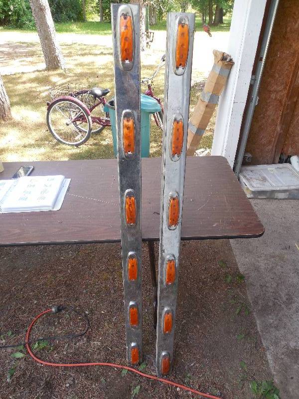 lot 74 image: (2)  5 CHROME LIGHT BARS
