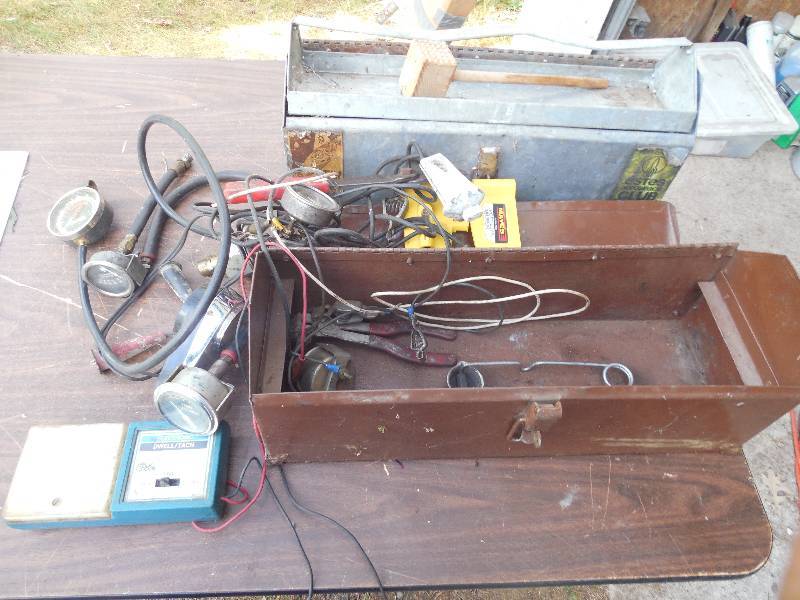 lot 75 image: (2) TOOL BOXES WITH TOOLS