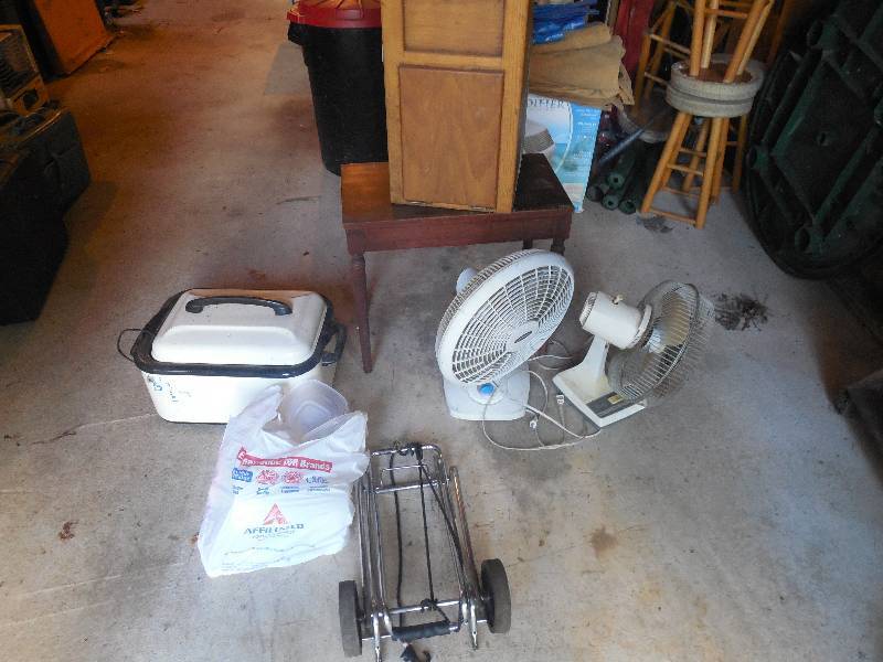 lot 85 image: HOUSEHOLD MISC LOT