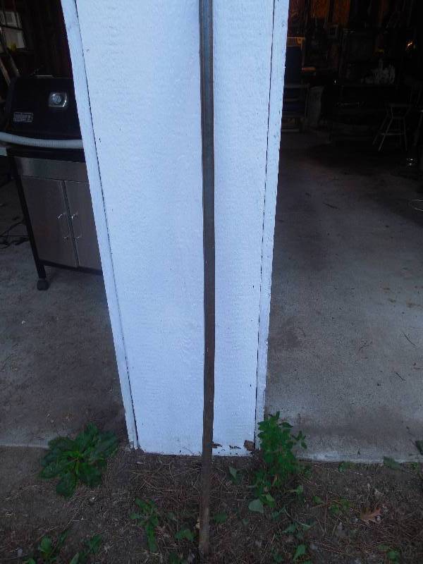 lot 98 image: HEAVY DUTY PRY BAR