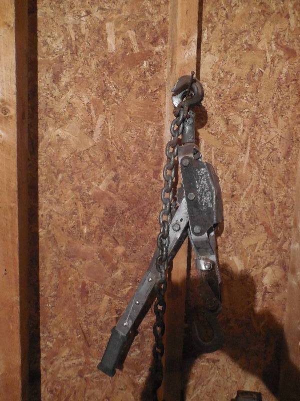 lot 107 image: COMERCIAL GRADE COME-ALONG WITH CHAIN