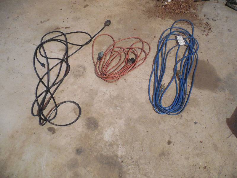lot 112 image: (3) EXTENSION CORDS