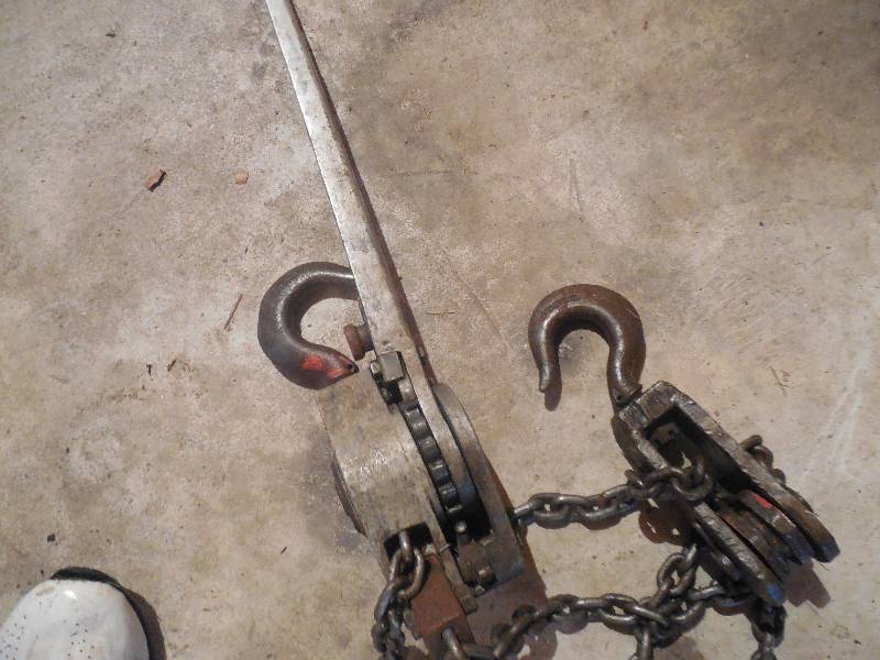 lot 115 image: COME-ALONG