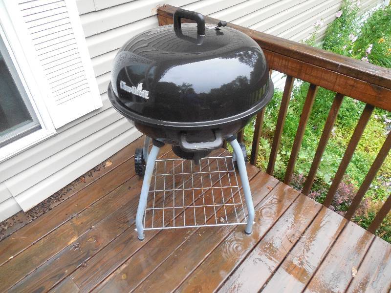 lot 123 image: CHAR BROIL GRILL