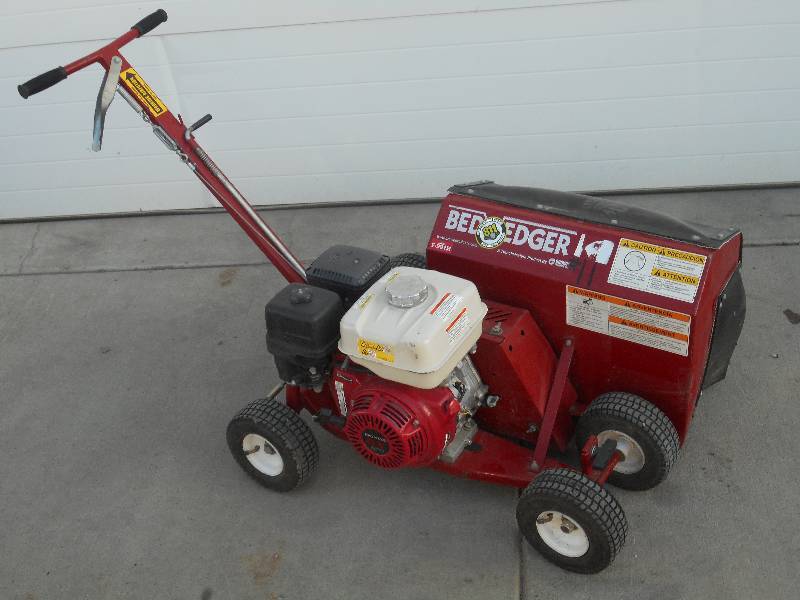 lot 11 image: Bed Edger Model F-991H Commercial W...