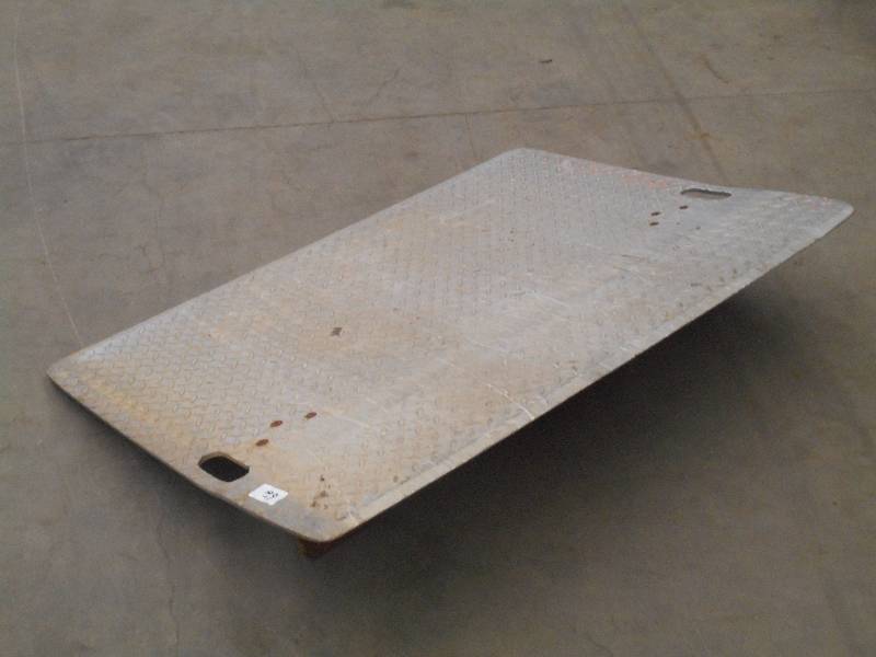 lot 62 image: Heavy Duty 3x4 Aluminum Dock Plat...