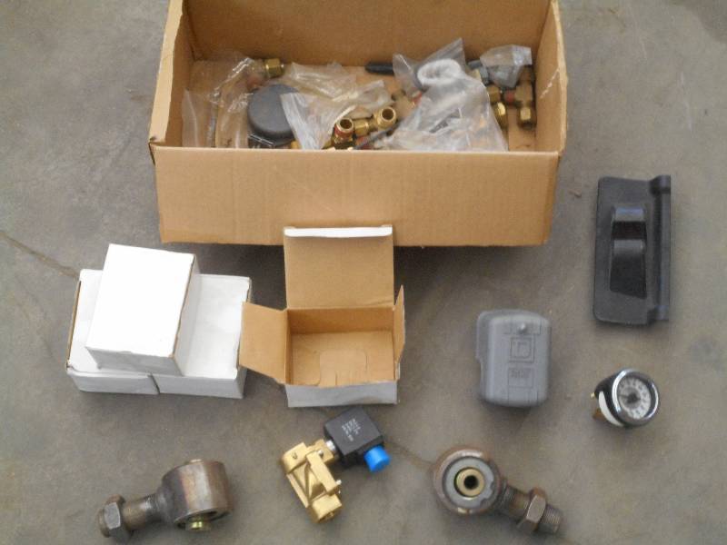 lot 76 image: Box Of Assorted Fittings, Gauge, Et...