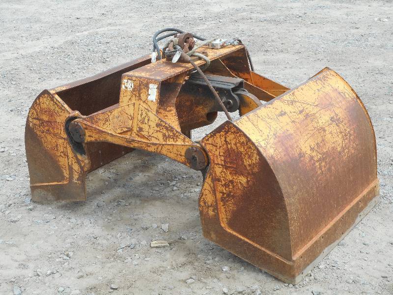 KM-602 CommercialIndustrial 36 Clam Bucket