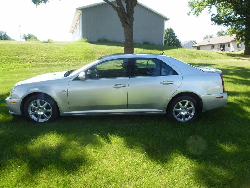 lot 4 image: 2007 Cadillac STS