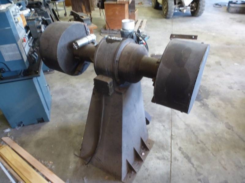 lot 11 image: Dual Station Grinder