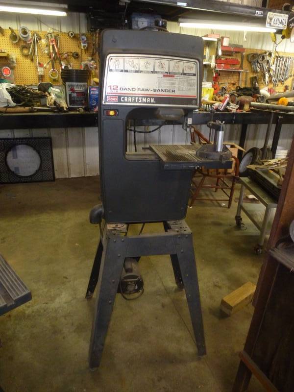 lot 17 image: Craftsmen Band Saw