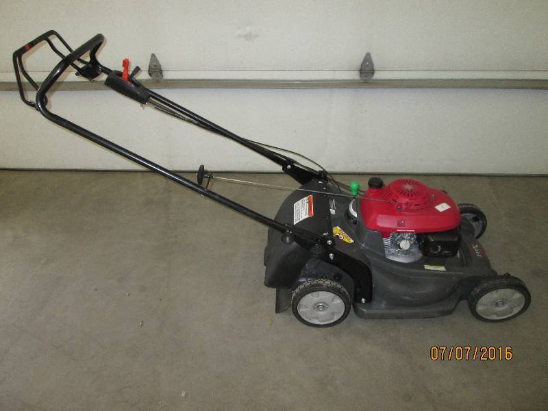 lot 1 image: Honda HRX217 Self-Propelled 21 Lawn Mower, 3-Speed, Runs & Operates