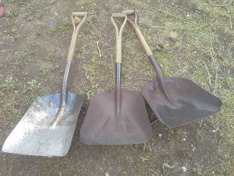 Grain Shovels(3)
