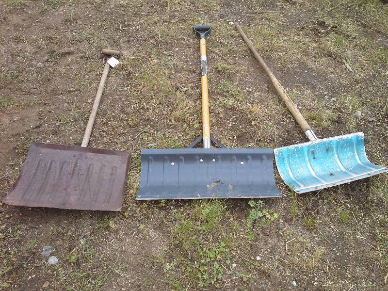Snow Shovels(3)
