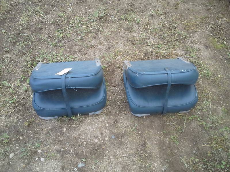 2 boat seats