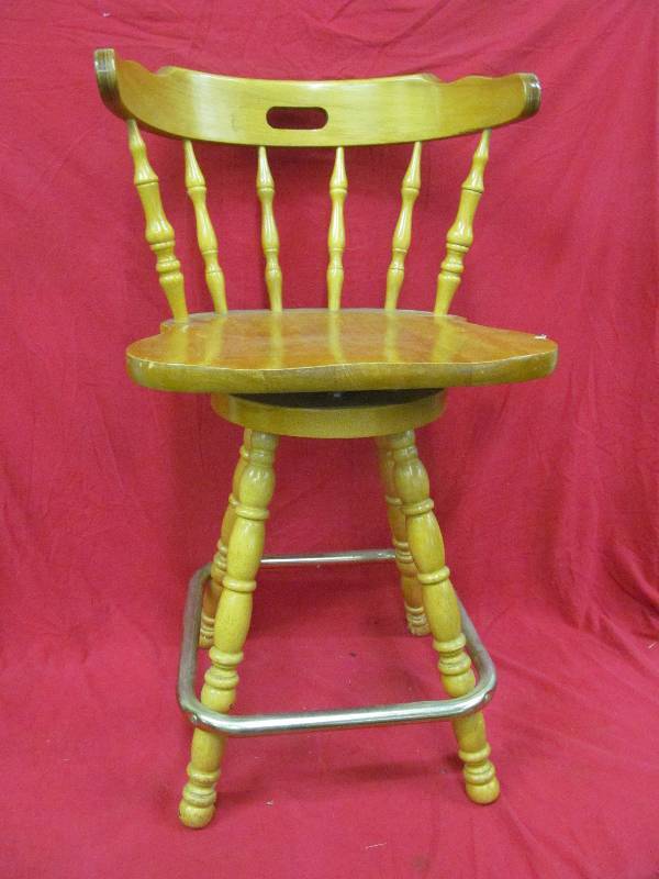 lot 31 image: chair