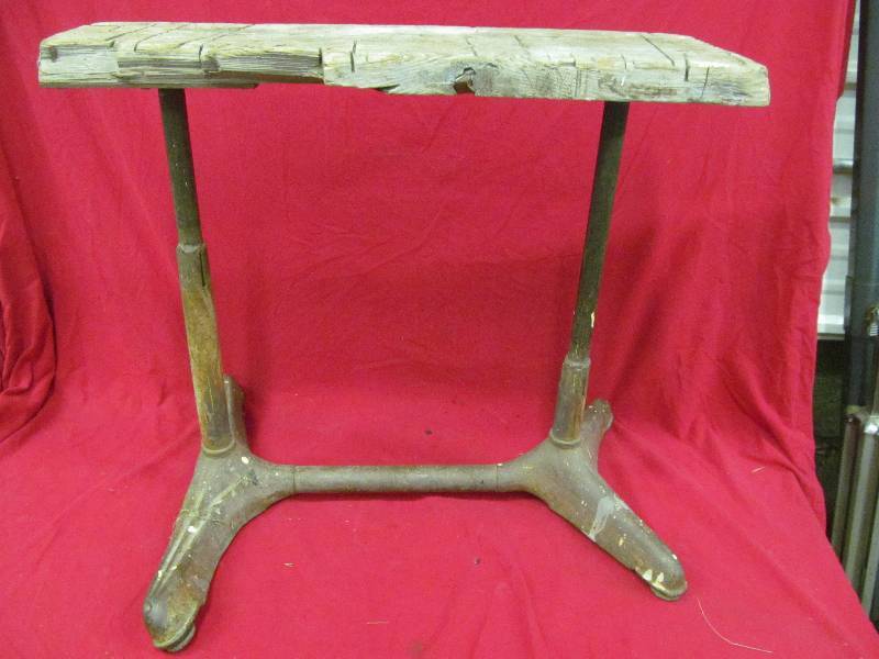 lot 32 image: bench