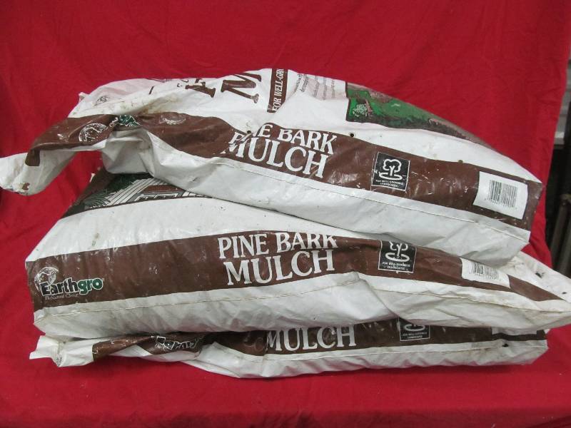 lot 39 image: Earth Gro mulch