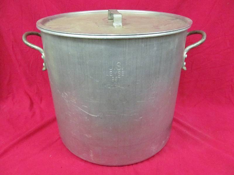lot 42 image: stock pot